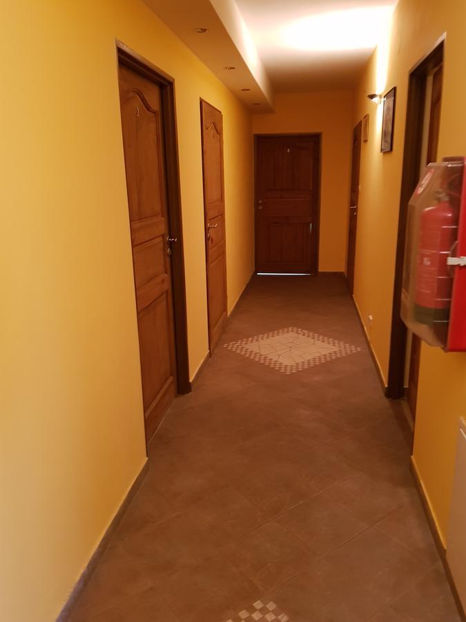 Hostel Roadway Kielce Exterior foto